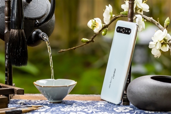 «Meizu»нинг энг қиммат телефони сотувга чиқди (фото ва видео)