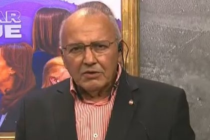 Argentinalik siyosatchi jonli efirda to‘satdan vafot etdi