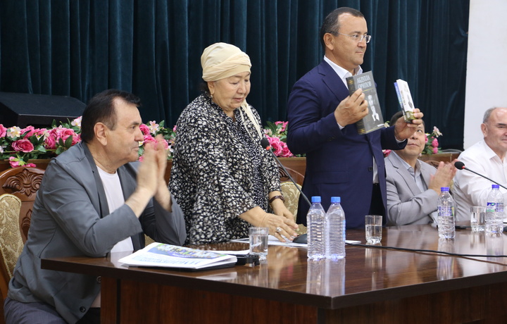 “Ҳар мактабга 100 китоб” ёҳуд Бекобод тажрибаси ҳақида