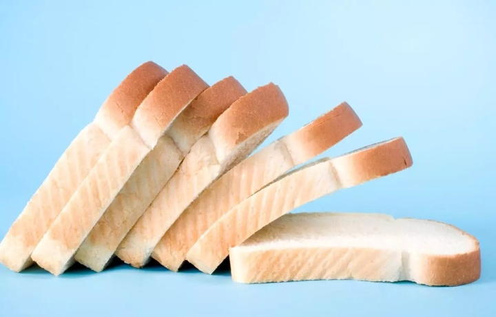 Даже так: врач предупредила об опасности нарезанного хлеба для здоровья