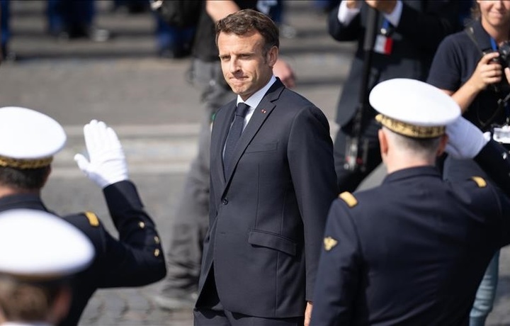 Президент Франции скоро посетит Алжир