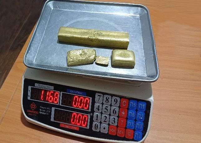 Chegarani buzib, O‘zbekistonga katta miqdorda oltin olib kirgan shaxs ushlandi