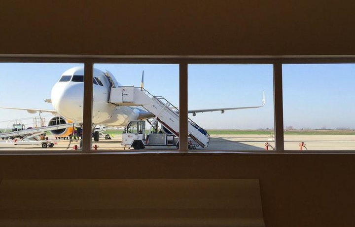 Самолеты Boeing задели друг друга в аэропорту Праги