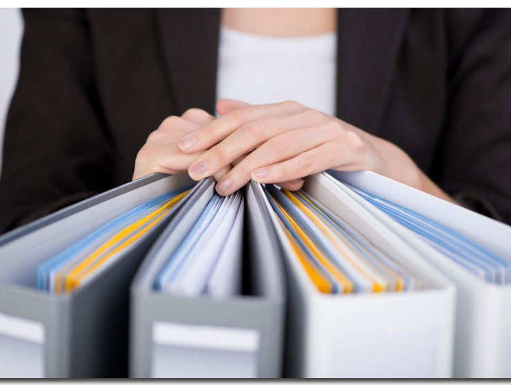 Uning yangi kotibini eshakda sikadi