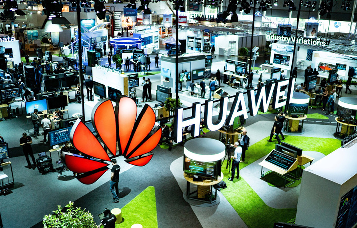 КНР отменила переговоры с Канадой из-за Huawei