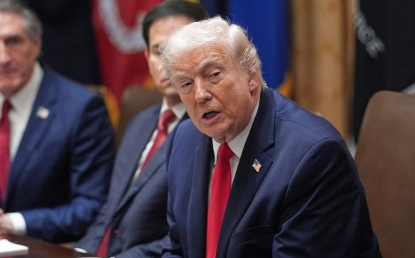 Трамп фавқулодда ҳолат эълон қилди