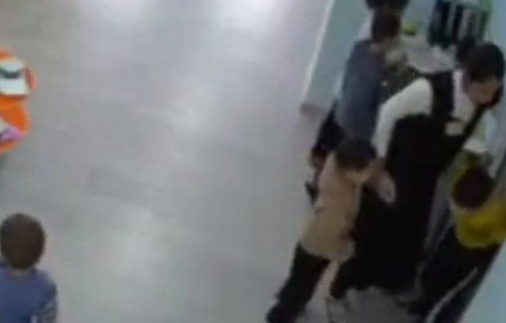 Чирчиқдаги боғча тарбияланувчиларига қўпол муносабатда бўлган ходимлар ишдан ҳайдалди