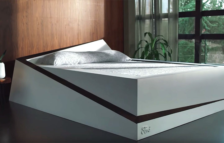 Умная кровать Ford будет бороться со спящими эгоистами (видео)