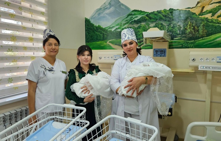 Chirchiqda siam egizaklari noyob operatsiya orqali ajratib olindi