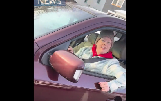 Миннеаполисда Рене Гуднинг ўлими: ICE ходими телефонида олинган видео тарқатилди