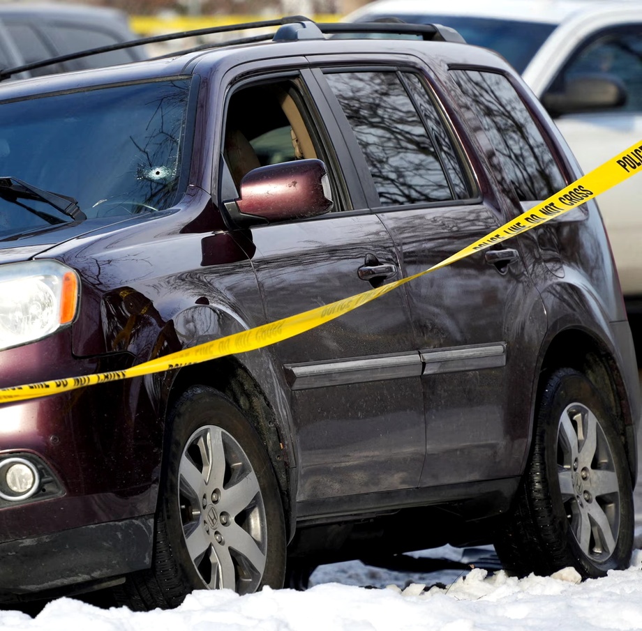 В США сотрудник Иммиграционной службы застрелил 37-летнюю женщину