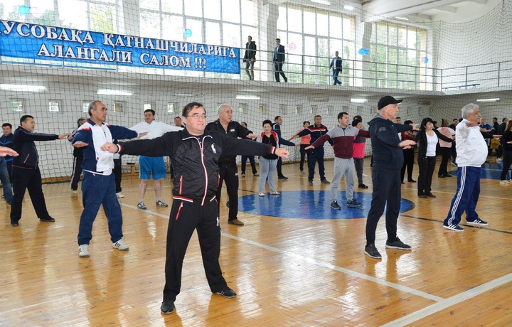 Sog‘liqni saqlash vazirligi xodimlari ommaviy sport bilan shug‘ullanib, sog‘lom turmush tarzini targ‘ib qilmoqda
