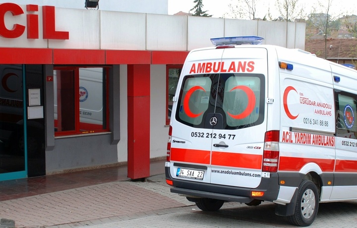 Turkiyada noqonuniy migrantlar avtobusi yonib ketdi, 12 kishi halok bo‘ldi