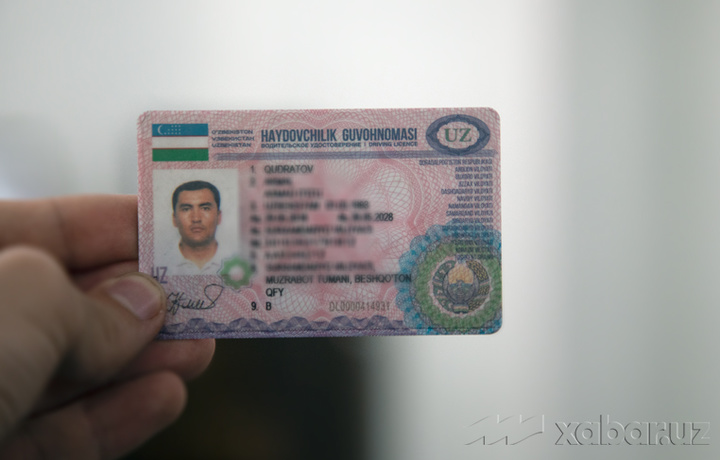 В Узбекистане вновь продлили срок замены старых водительских удостоверений