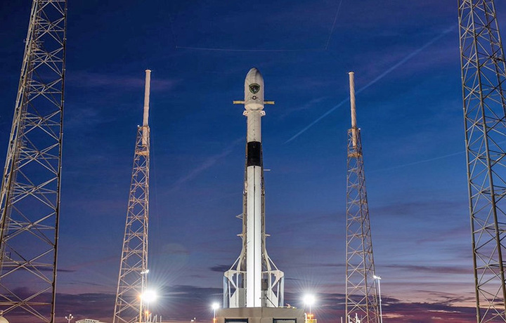Ветер помешал SpaceX отправить Falcon 9 в космос
