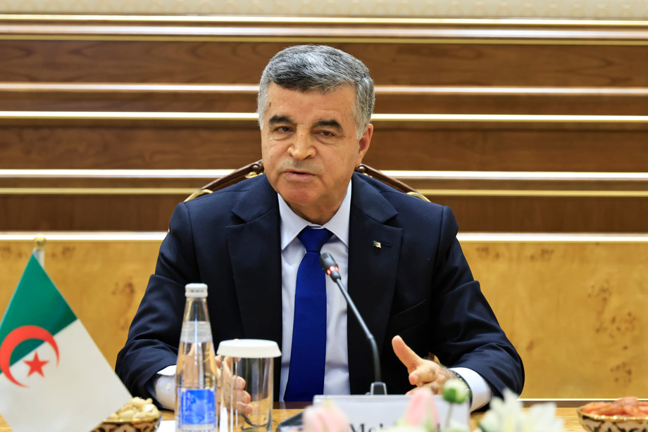 Жазоир элчиси Ўзбекистон билан ҳамкорлик ҳолатини баҳолади