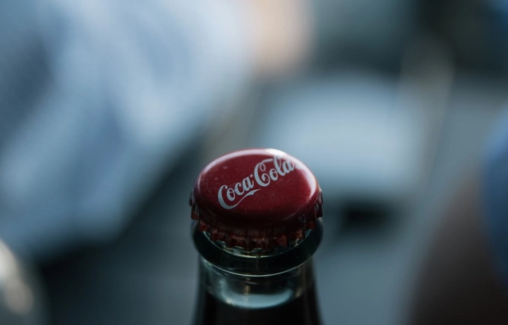 Компания Coca-Cola отозвала 28 млн бутылок из-за попадания металла