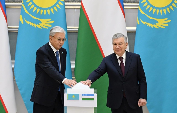 Шавкат Мирзиёев и Касым-Жомарт Токаев приняли участие  в церемонии запуска крупных проектов кооперации