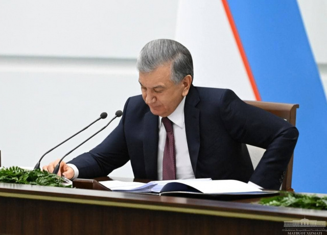 Shavkat Mirziyoyev Navro‘zga oid qarorga imzo chekdi