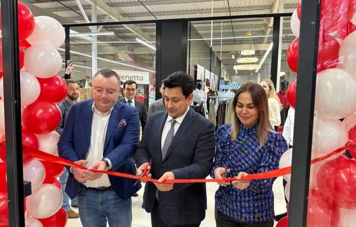 В Польше открылся узбекский текстильный магазин