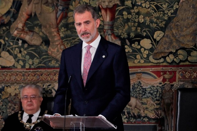 Власти Каталонии хотят подать в суд на короля Испании