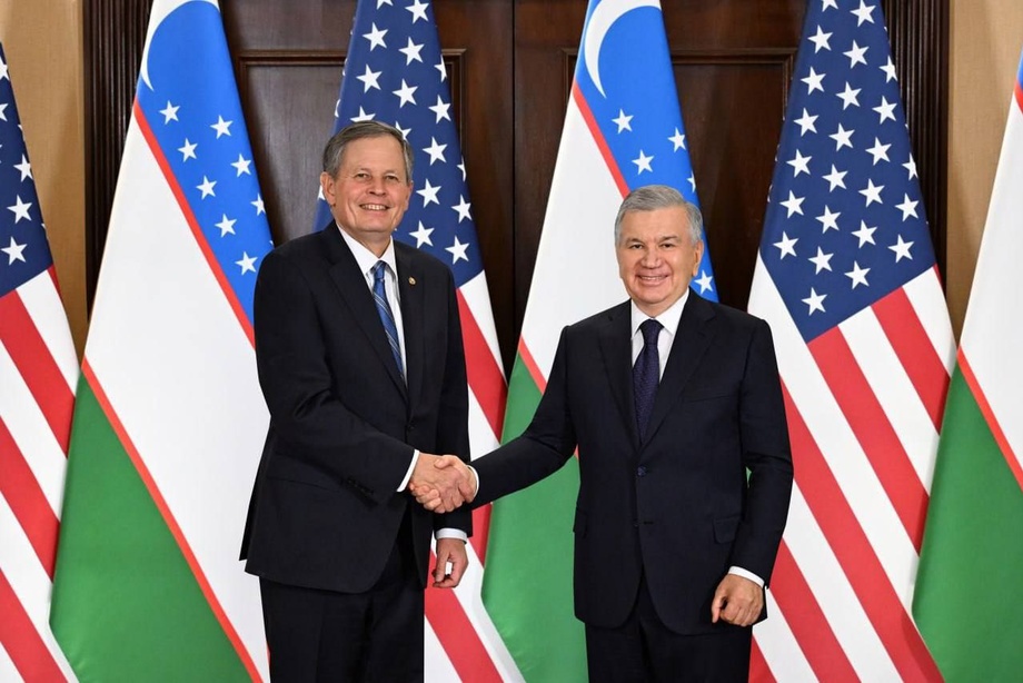 Президент АҚШ сенаторини қабул қилди