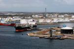 Венесуэлага яқин Кюрасао оролидаги PDVSA терминалида турган танкер.