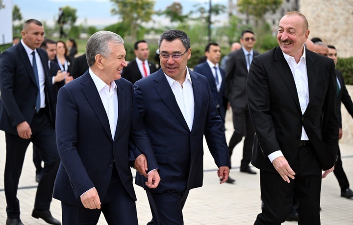 O‘zbekiston va Ozarbayjon rahbarlari Ag‘damdagi majmuaga tashrif buyurdilar