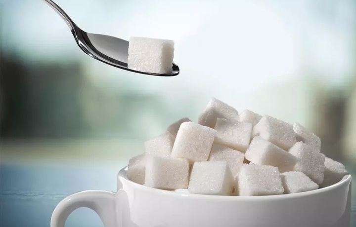 Как по лицу понять, что вы едите много сахара