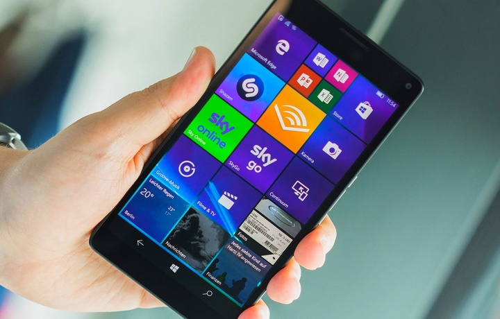 Для Android вышел лаунчер, превращающий его в Windows 10