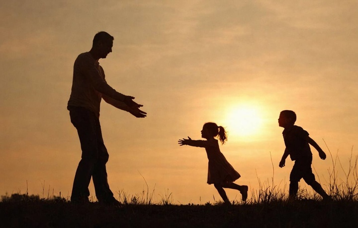 Кичик ҳикоялар: Ота юпанчи, онаизор