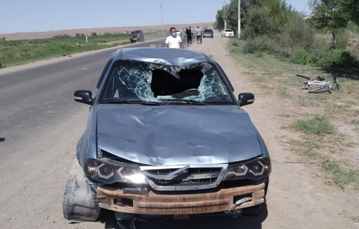 В Каракалпакстане нетрезвый водитель сбил насмерть двух детей на велосипеде