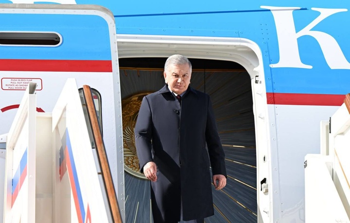 Шавкат Мирзиёев Москвага етиб борди
