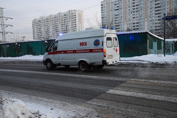 Sankt-Peterburg metrosida yupun kiyimdagi o‘zbekistonlik qizcha topib olindi