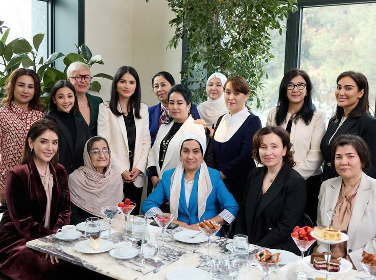 Bir qiz menga samimiy fotosuratlar yuboradi Bir qiz menga samimiy fotosuratlar yuboradi