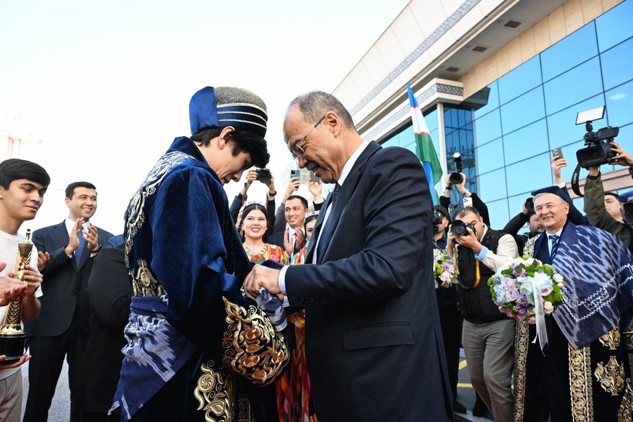 FIDE Jahon kubogini qo‘lga kiritgan Javohir Sindorov tantanali kutib olindi