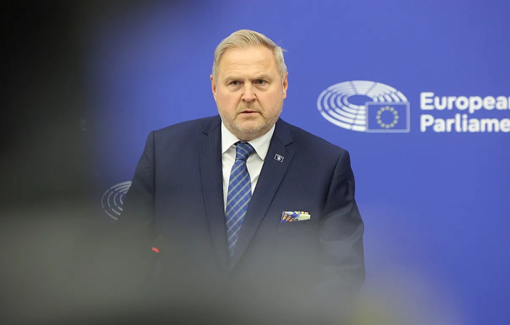 Tramp Putin rejasiga ergashyapti – yevrodeputat