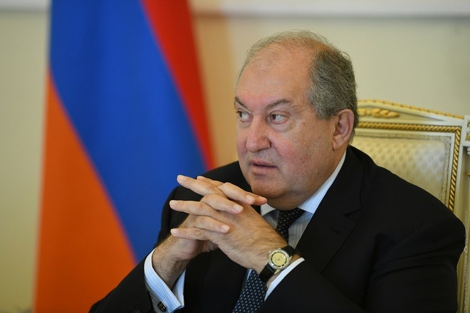 Президент Армении обратился в суд в связи с отставкой главы Генштаба