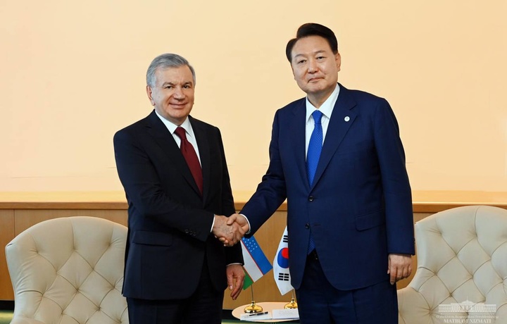 Шавкат Мирзиёев пригласил президента Кореи в Узбекистан