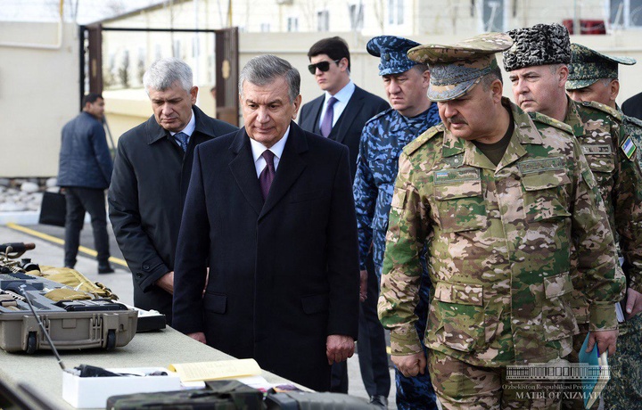 Prezident jangovar shaylikka keltirilgan bo‘linmalarning maxsus-taktik mashqlarini kuzatdi (foto)