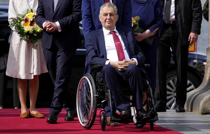 Chexiya prezidenti koronavirusga chalindi: u yaqinda davolanib chiqqandi