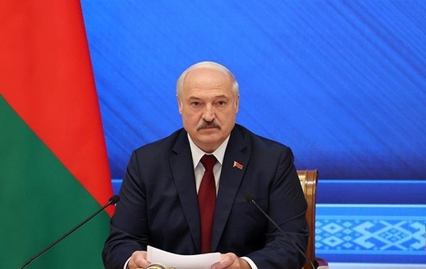 «Де-факто и де-юре»: Лукашенко признал Крым российским (видео)