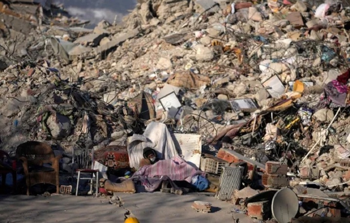 Землетрясение в Турции и Сирии: Число погибших превысило 37 тыс человек
