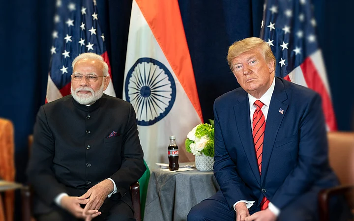 Ҳиндистонга рус нефти хариди учун жорий этилган бож бекор қилинди