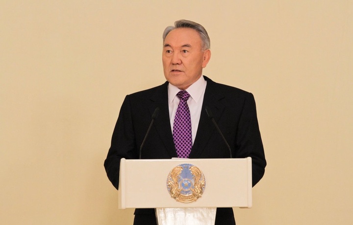 Shavkat Mirziyoyev Nursulton Nazarboyevni tabrikladi