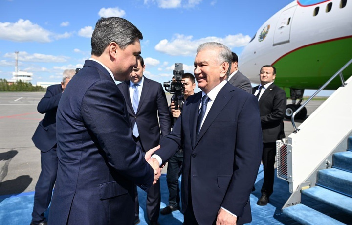 Mirziyoyev amaliy tashrif bilan Ostona shahriga yetib bordi