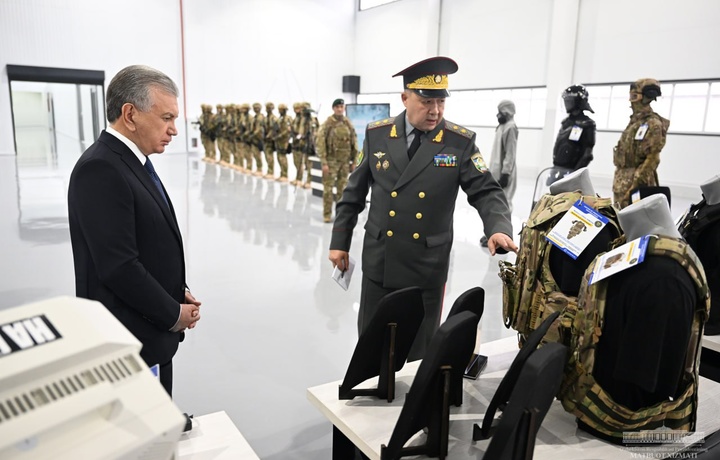 Prezident yangi harbiy korxona faoliyatiga start berdi