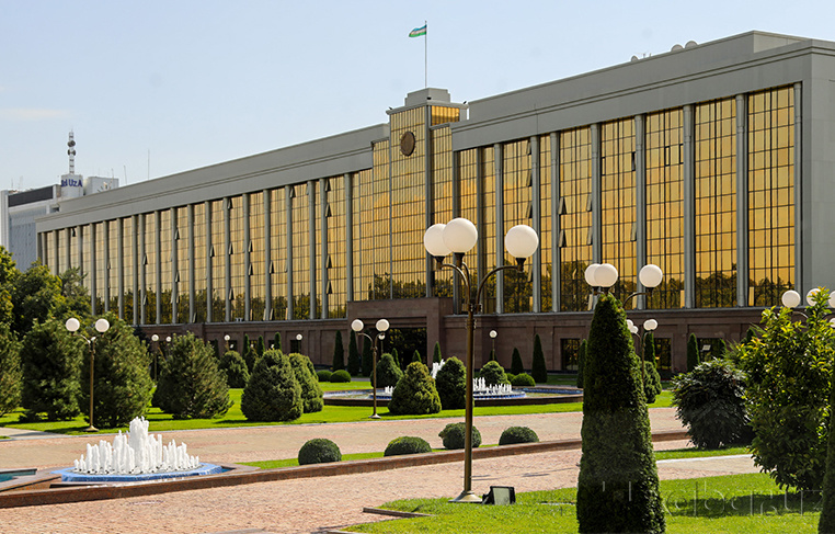 Hukumat ijro apparati va ijro etuvchi organlari shtat-tuzilmalari ham qayta ko‘rib chiqiladi