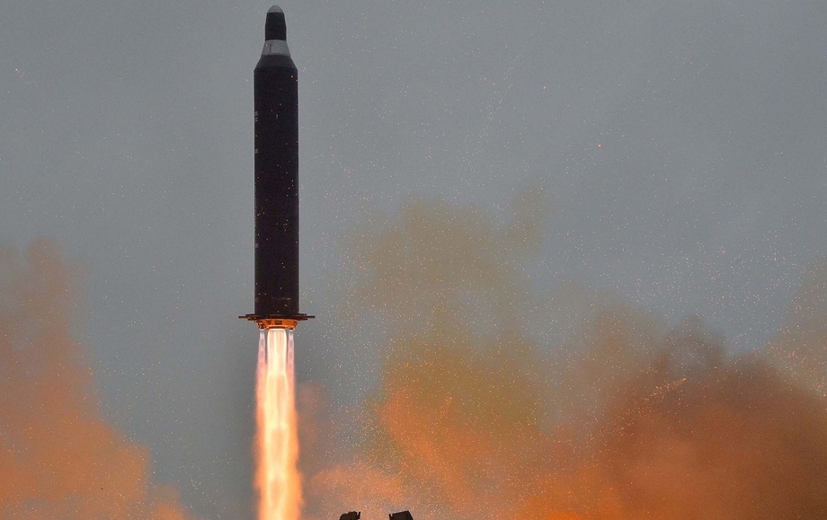 «Jiddiy tahdid»: Shimoliy Koreya ikkita ballistik raketa uchirdi