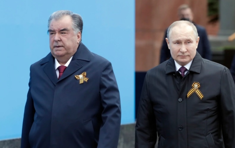 Ведущая телеканала назвала президента Таджикистана «Эммануэлем Рахмоном» во время эфира (видео)